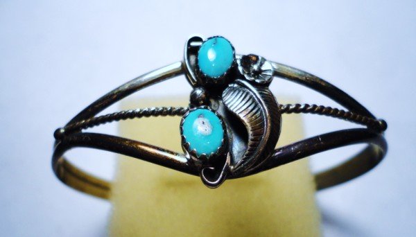 NAVAJO SILVER TURQUOISE BRACELET: NAVAJO SILVER TURQUOISE BRACELET
