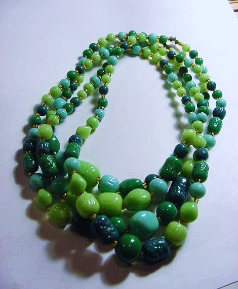 ART GLASS NECKLACE: ART GLASS NECKLACE