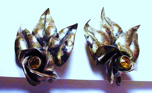 VINTAGE STERLING TOPAZ FLORAL EARRINGS: VINTAGE STERLING TOPAZ FLORAL EARRINGS