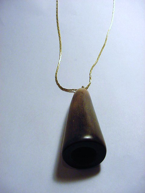 VINTAGE HORN NECKLACE: VINTAGE HORN NECKLACE