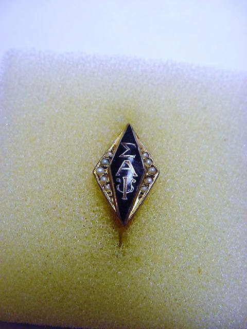 VINTAGE FRATERNAL PIN: VINTAGE FRATERNAL PIN