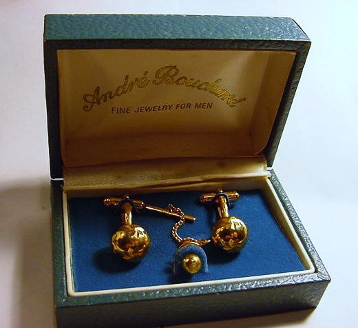 ANDRE BOUCHARD CUFF LINKS & TIE TAC SET IN ORIGINAL BOX: ANDRE BOUCHARD CUFF LINKS & TIE TAC SET IN ORIGINAL BOX