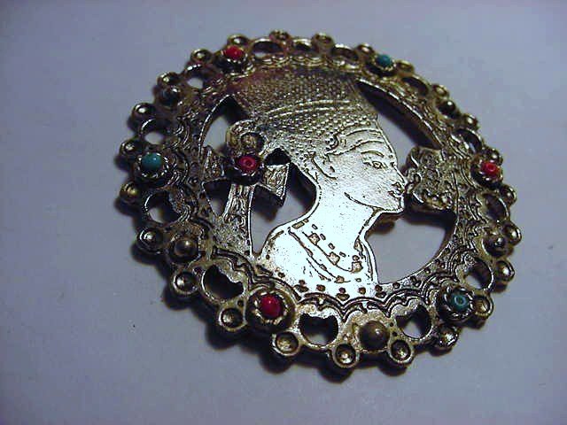 QUEEN NEFERTITE PENDANT: QUEEN NEFERTITE PENDANT