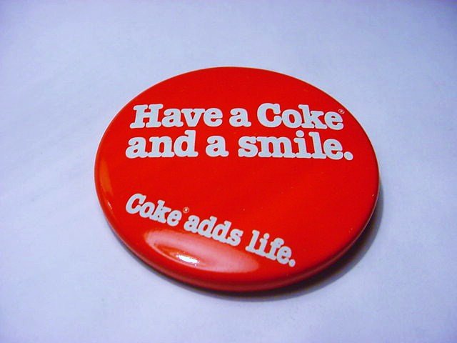 VINTAGE COCA COLA BUTTON: VINTAGE COCA COLA BUTTON