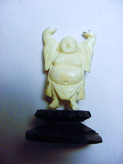CARVED IVORY BUDDHA: CARVED IVORY BUDDHA