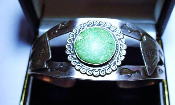 NAVAJO STERLING TURQUOISE BRACELET: NAVAJO STERLING TURQUOISE BRACELET