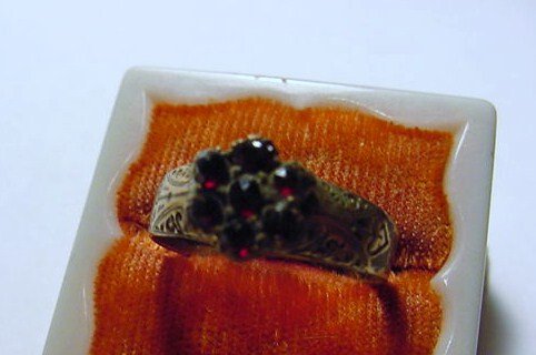 ANTIQUE GARNET RING SIZE 9.5: ANTIQUE GARNET RING SIZE 9.5