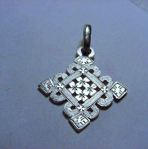 FANCY CARVED SILVER PENDANT: FANCY CARVED SILVER PENDANT