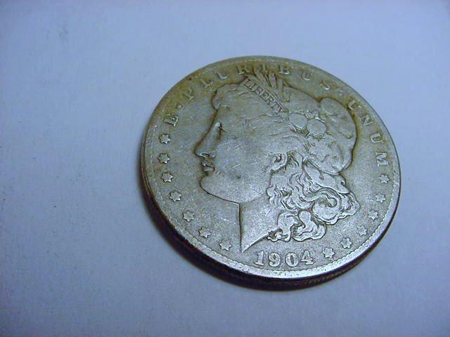 1904-S MORGAN DOLLAR: 1904-S MORGAN DOLLAR