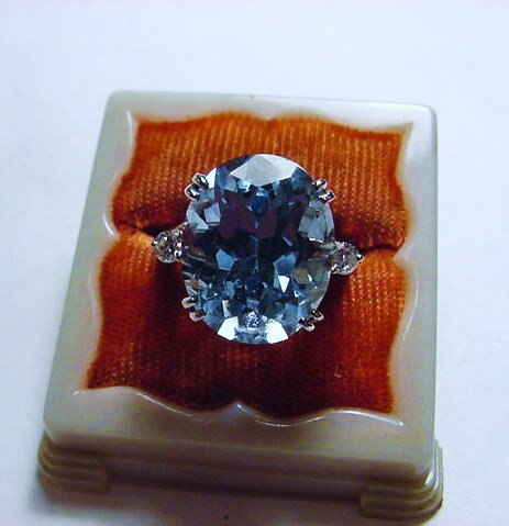 14K BLUE TOPAZ RING: 14K BLUE TOPAZ RING