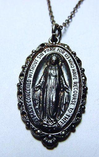 VINTAGE STERLING MIRACULOUS MEDAL & CHAIN: VINTAGE STERLING MIRACULOUS MEDAL & CHAIN