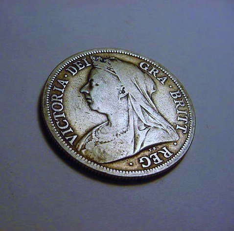 1899 BRITISH HALF CROWN SILVER COIN: 1899 BRITISH HALF CROWN SILVER COIN