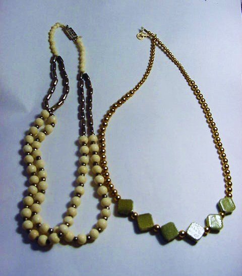 [2] VINTAGE NECKLACES: [2] VINTAGE NECKLACES