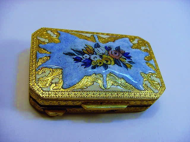 ITALIAN ENAMEL COMPACT: ITALIAN ENAMEL COMPACT