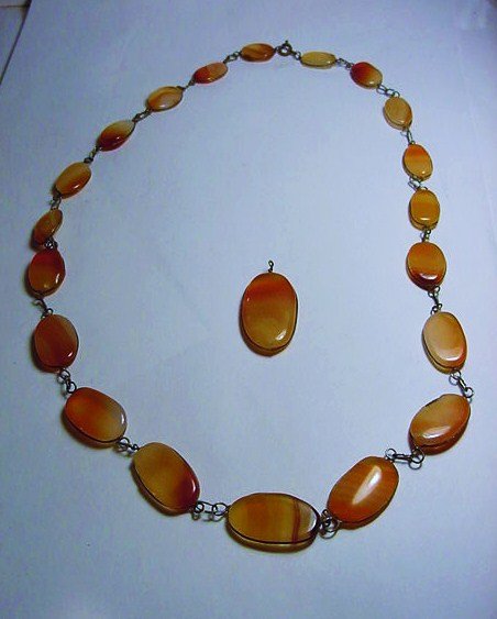 CARNELIAN NECKLACE & PENDANT: CARNELIAN NECKLACE & PENDANT
