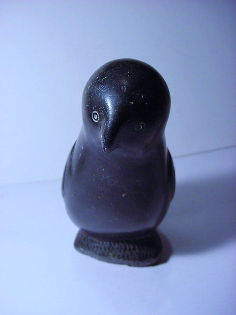 ESKIMO SOAPSTONE BIRD CARVING: ESKIMO SOAPSTONE BIRD CARVING