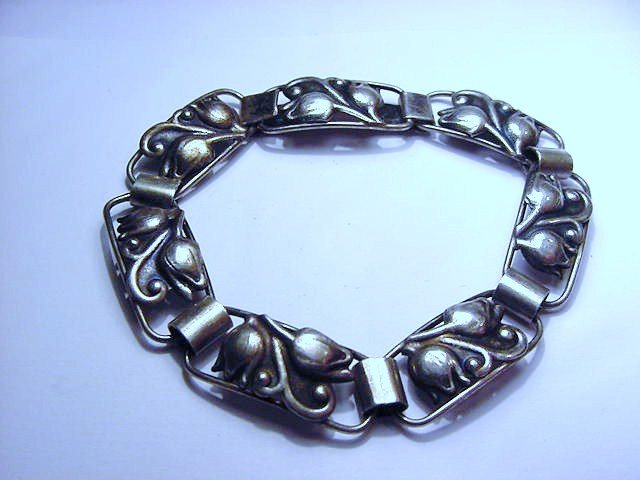 VINTAGE SIGNED STERLING SCANDANAVIAN BRACELET: VINTAGE SIGNED STERLING SCANDANAVIAN BRACELET