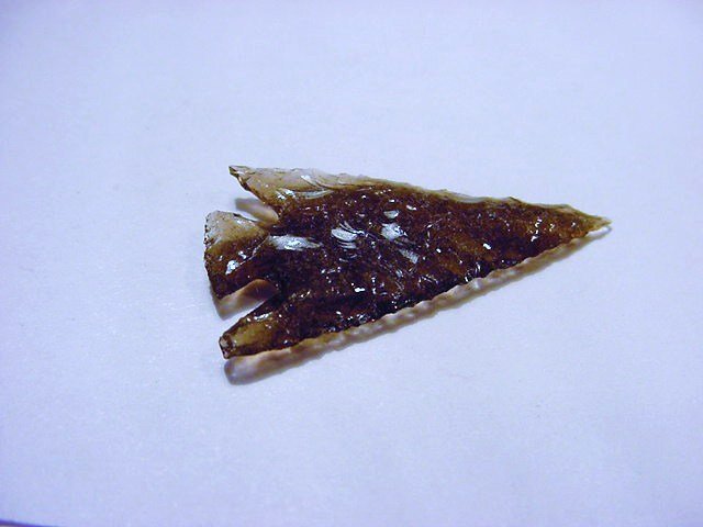 OBSIDIAN ARROWHEAD: OBSIDIAN ARROWHEAD