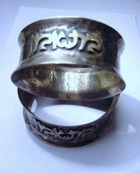 [2] HAND MADE ISRAEL STERLING NAPKIN RINGS: [2] HAND MADE ISRAEL STERLING NAPKIN RINGS