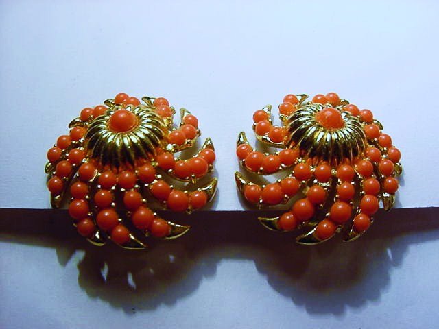 VINTAGE TRIFARI EARRINGS: VINTAGE TRIFARI EARRINGS