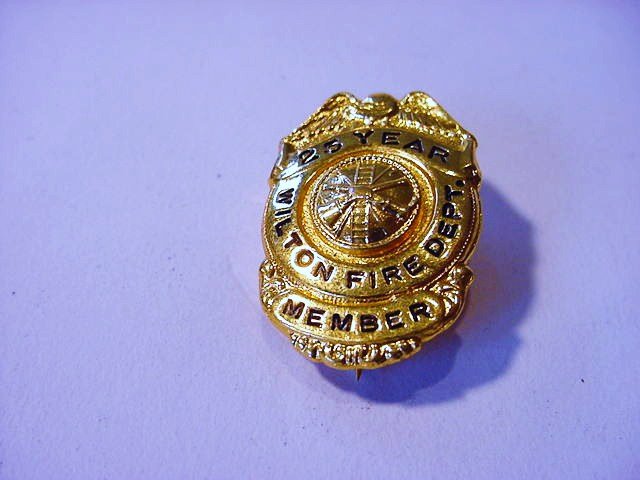 WILTON FIRE DEPT. 25 YEAR BADGE: WILTON FIRE DEPT. 25 YEAR BADGE