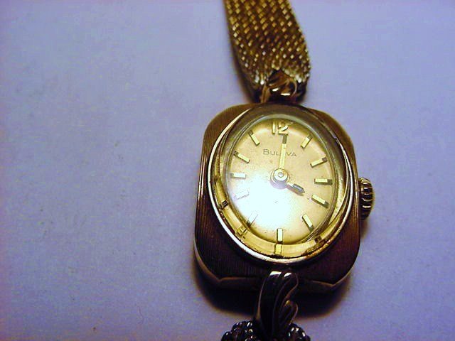 VINTAGE LADIES BULOVA WATCH: VINTAGE LADIES BULOVA WATCH