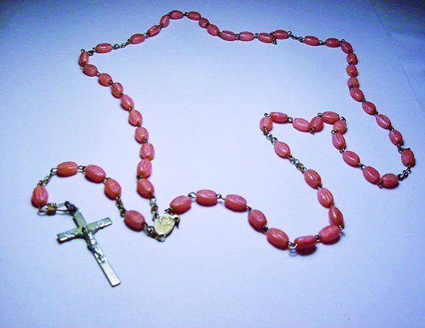 VINTAGE ART GLASS ROSARY BEADS: VINTAGE ART GLASS ROSARY BEADS