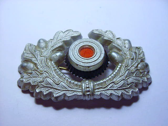 NAZI GERMAN HAT BADGE: NAZI GERMAN HAT BADGE