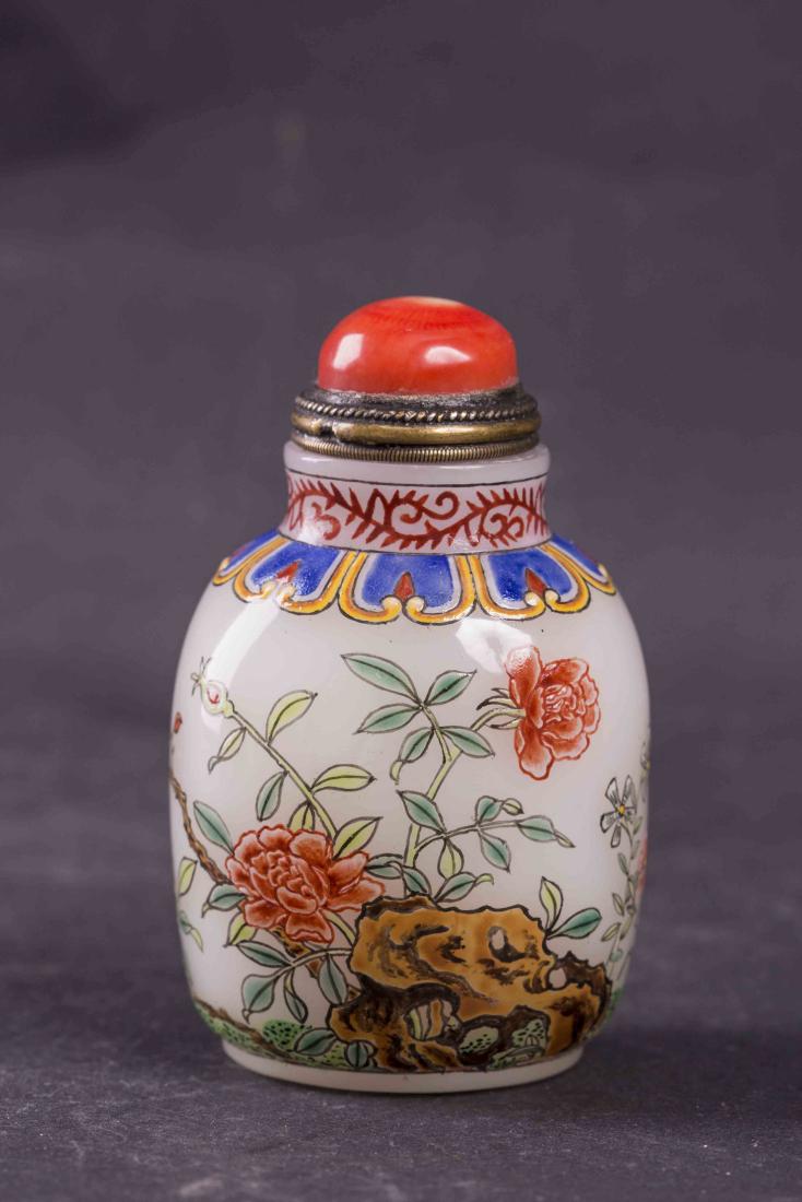 Chinese Peking Glass Snuff Bottle (1 of 3)