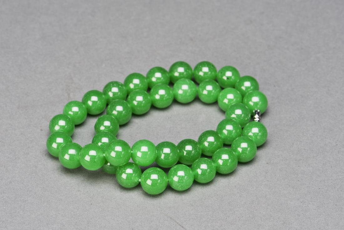 JADEITE BEADS NECKLACE (1 of 1)