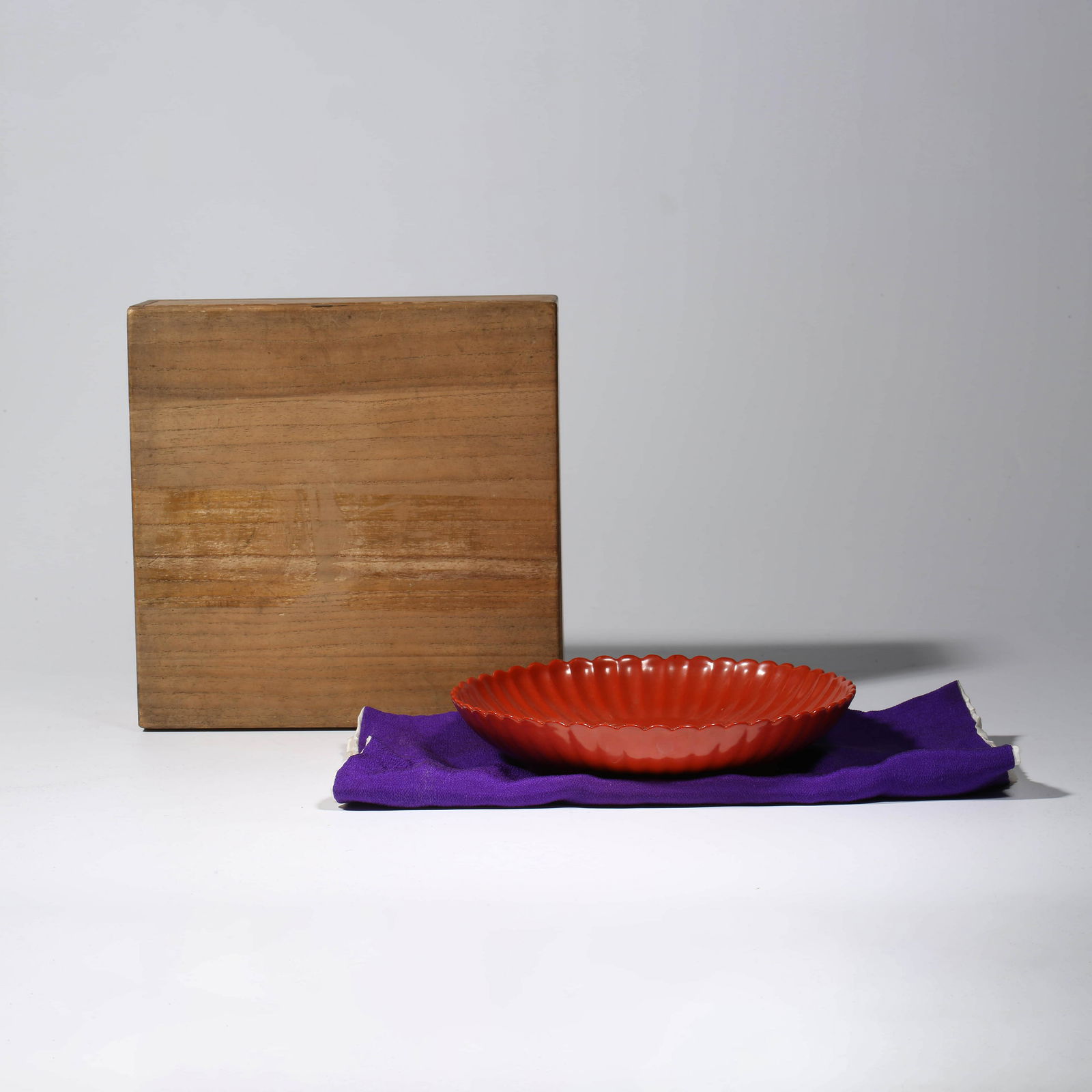 A CHINESE PORCELAIN CORAL-RED-GLAZED CHRYSANTHEMUM DISH (1 of 9)