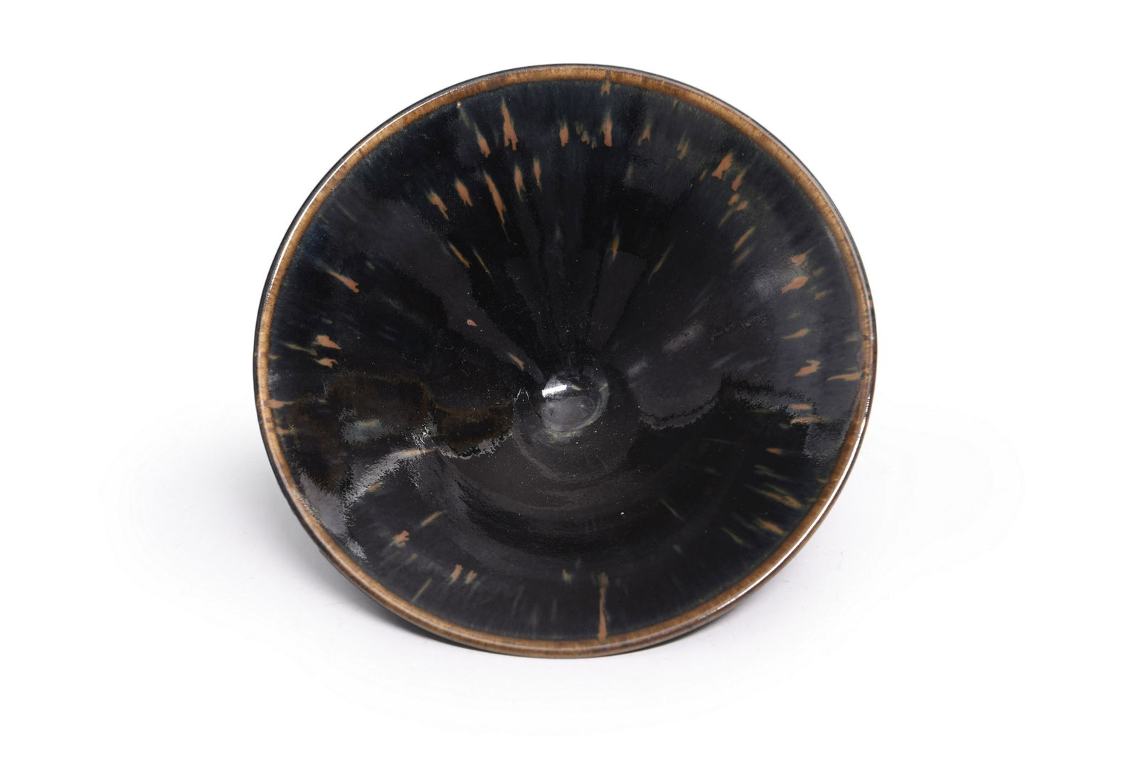 A Ding kiln porcelain hat-shaped bowl (1 of 10)