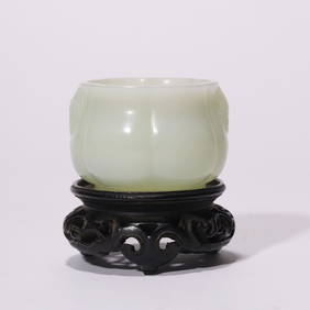 A White Jade Beast Pattern Censer with Stand (1 of 6)