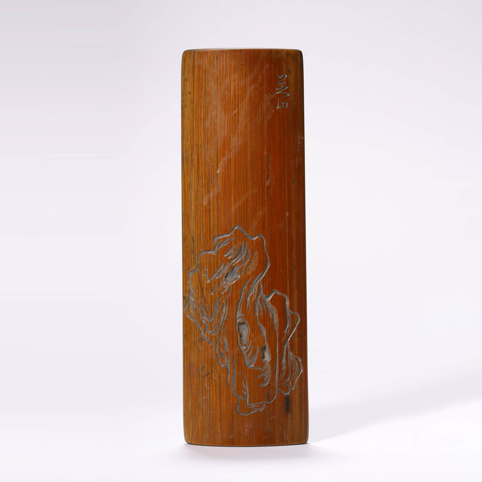 A Chinese Bamboo Arm Rest Marked Yang Zhi Shan: A Chinese Bamboo Arm Rest Marked Yang Zhi Shan Length:20cm; Width:7cm; Height:1cm;