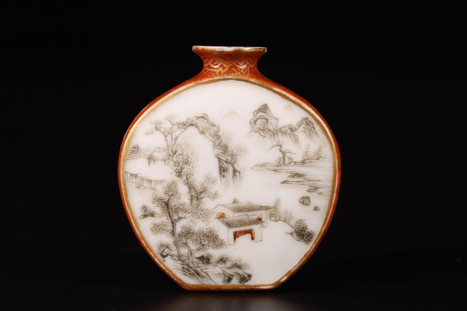 Link color landscape snuff bottle (1 of 5)