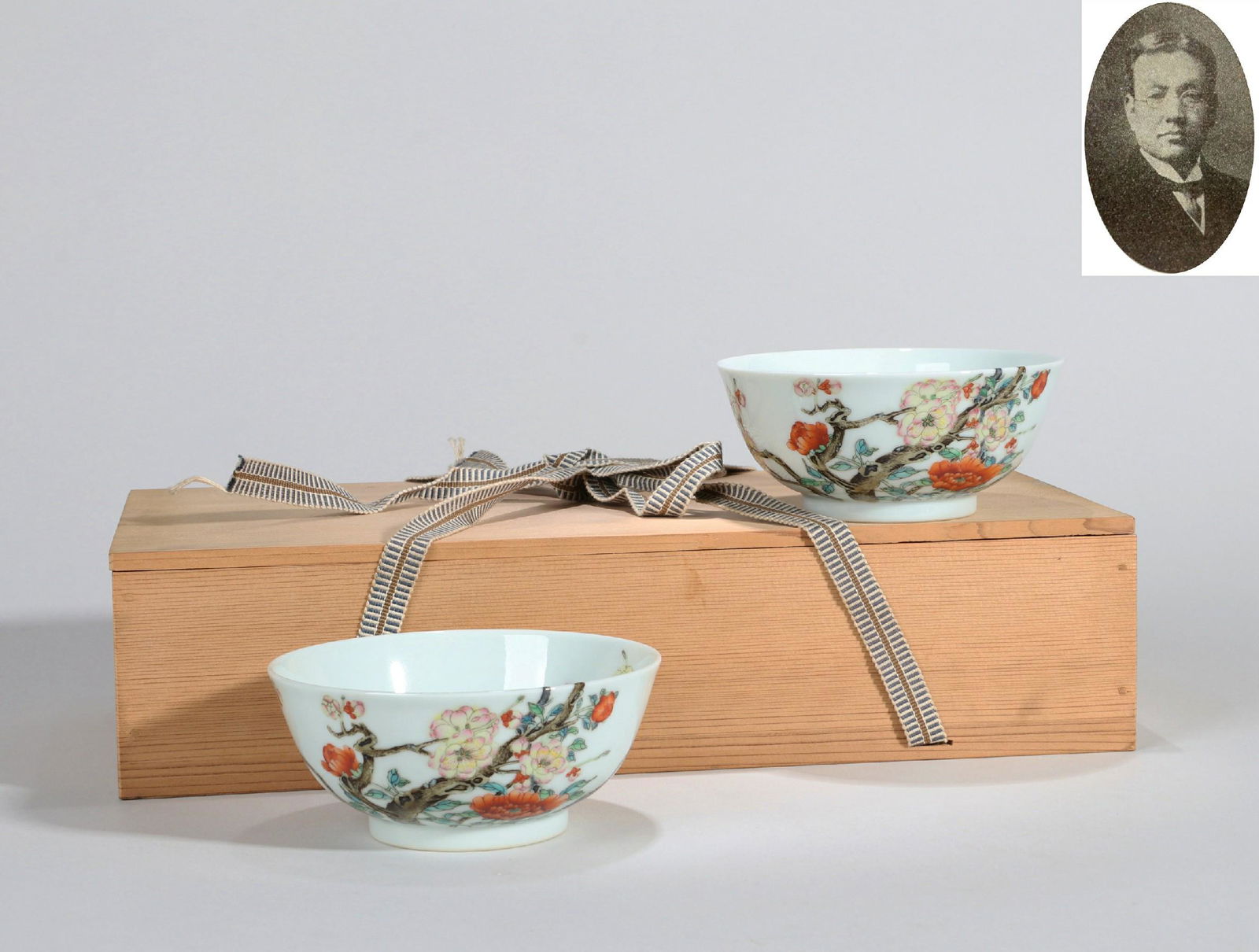 A PAIR OF FAMILLE ROSE FLOWER PATTERN (1 of 6)