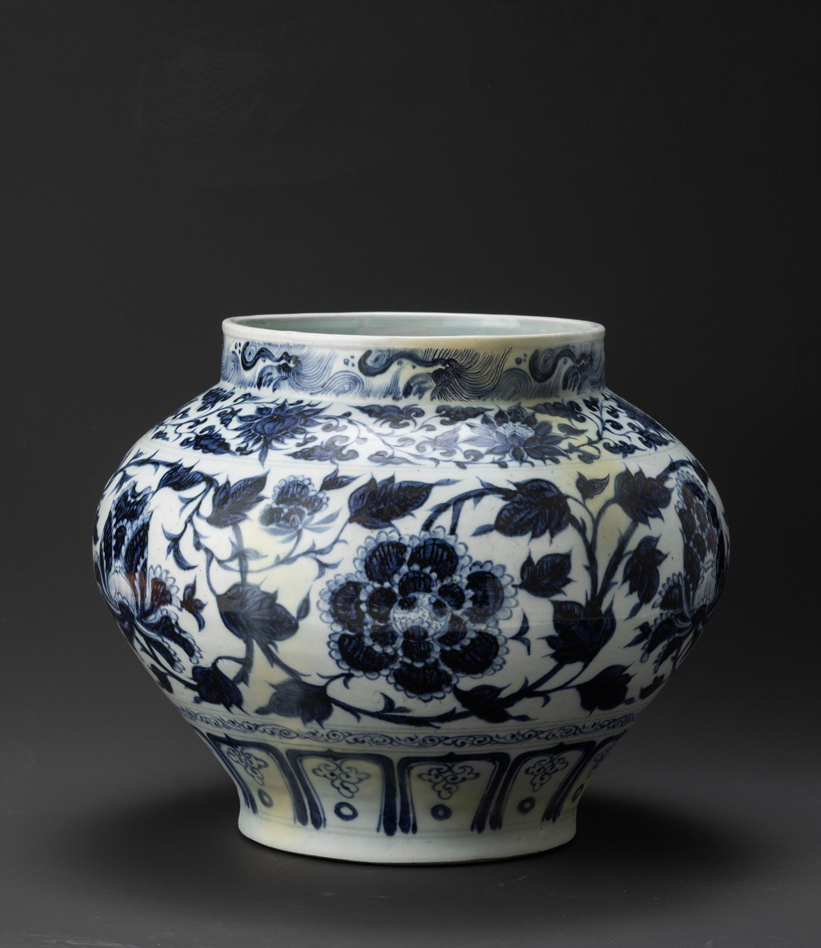 A BLUE AND WHITE 'PEONY JAR (1 of 5)