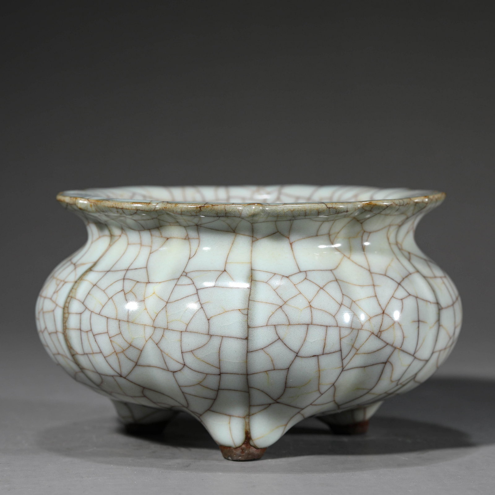 Ge Type Ice Crackle Tripod Censer (1 of 6)