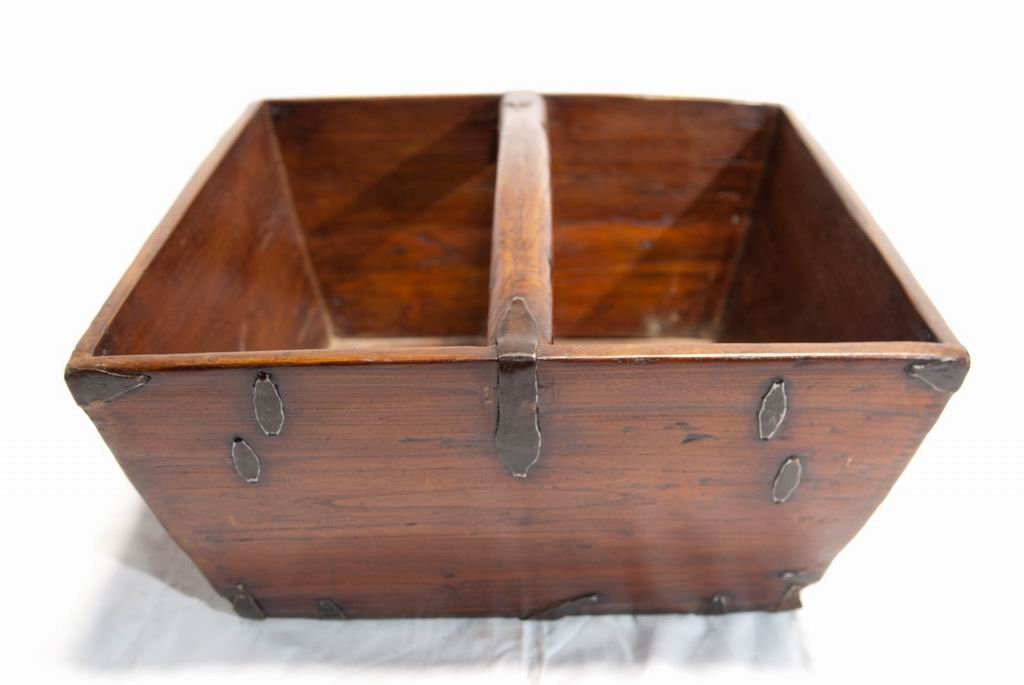 Antique Elm Wood Box: Ellegant antique elm wood box 15 1/2" Length, 15 1/2" Depth, 8 1/2" Height