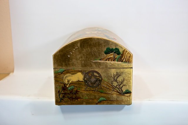 Rectangular Gold Lacquer Box - 3