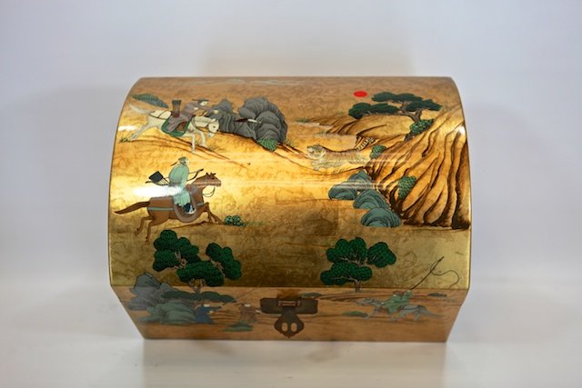 Rectangular Gold Lacquer Box - 4
