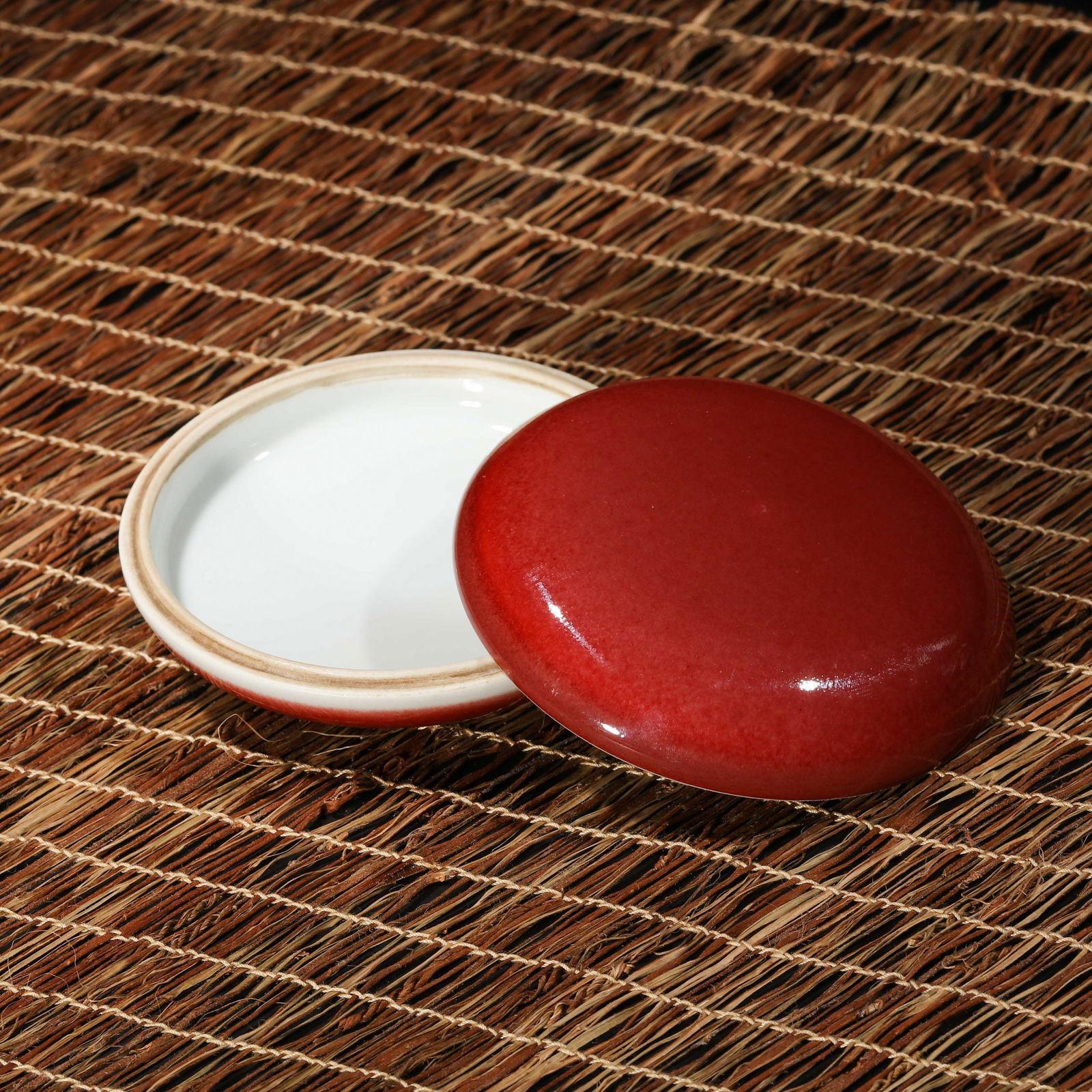 RED GLAZE INK PASTE BOX AND COVER (1 of 4)