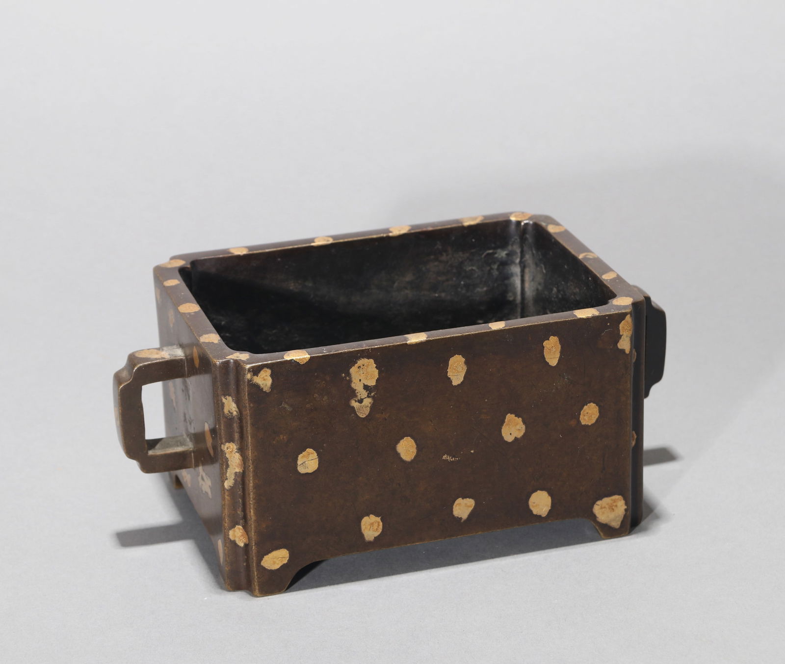A GILT-SPLASHED BRONZE RECTANGULAR CENSER - 2