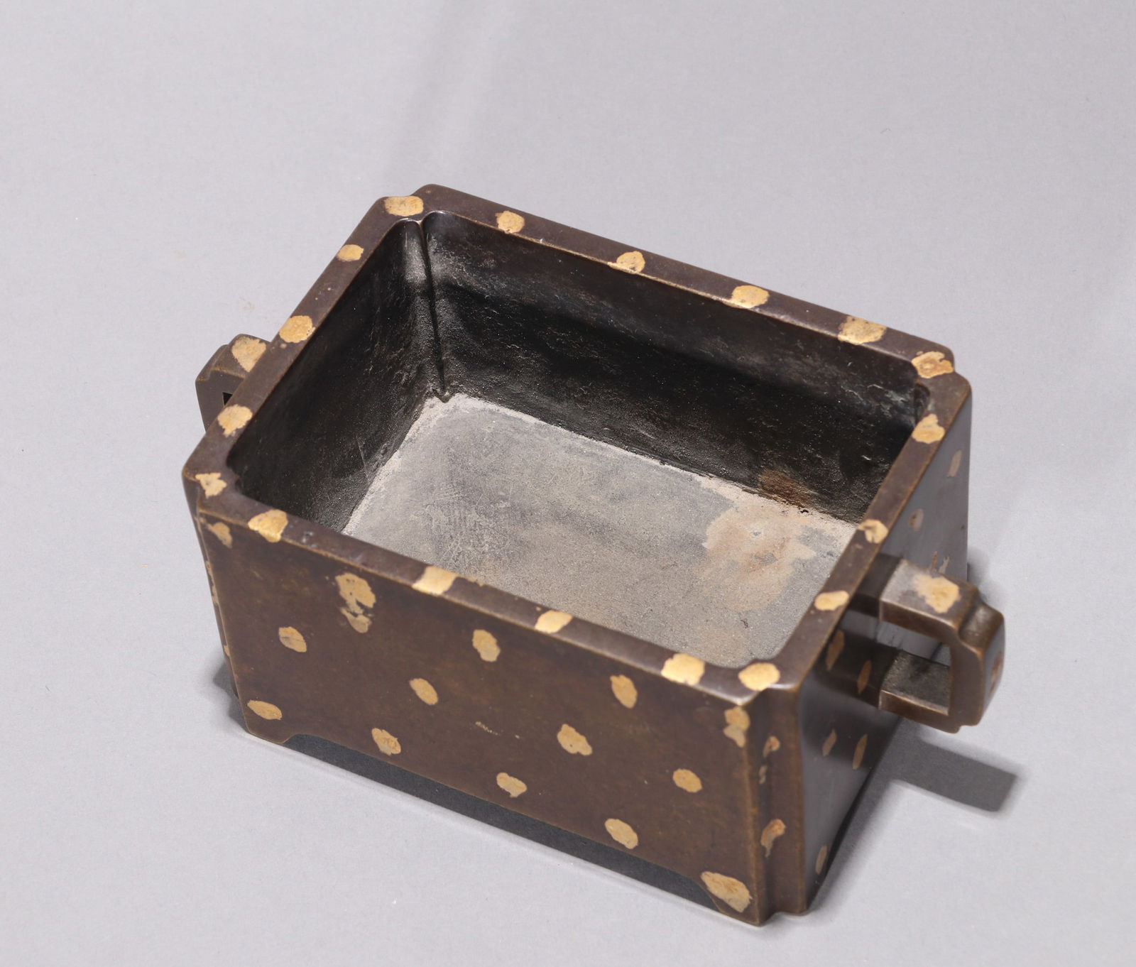 A GILT-SPLASHED BRONZE RECTANGULAR CENSER - 4