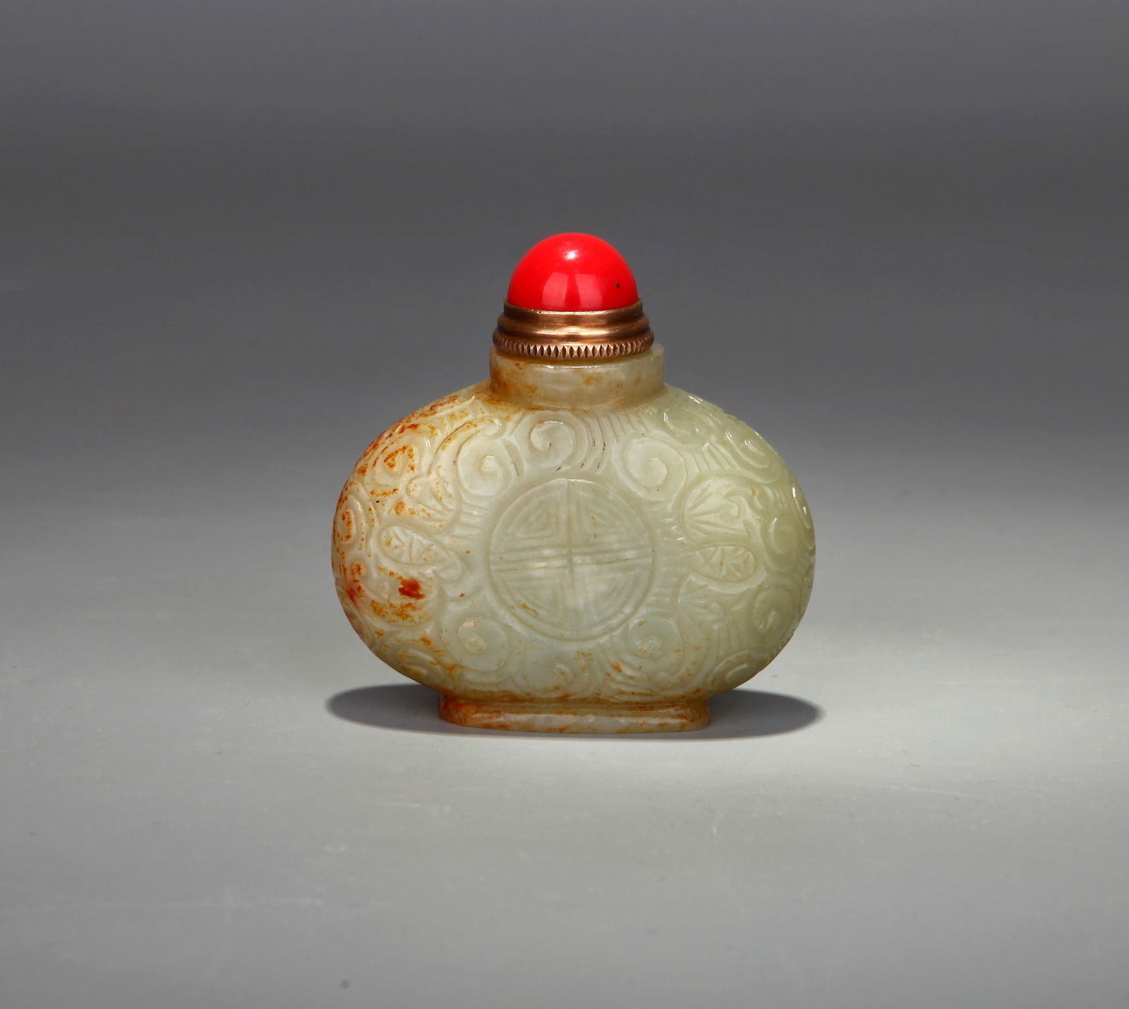 A JADE SNUFF BOTTLE (1 of 7)