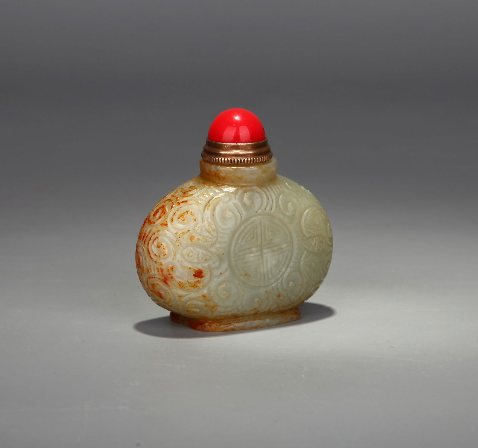 A JADE SNUFF BOTTLE - 2