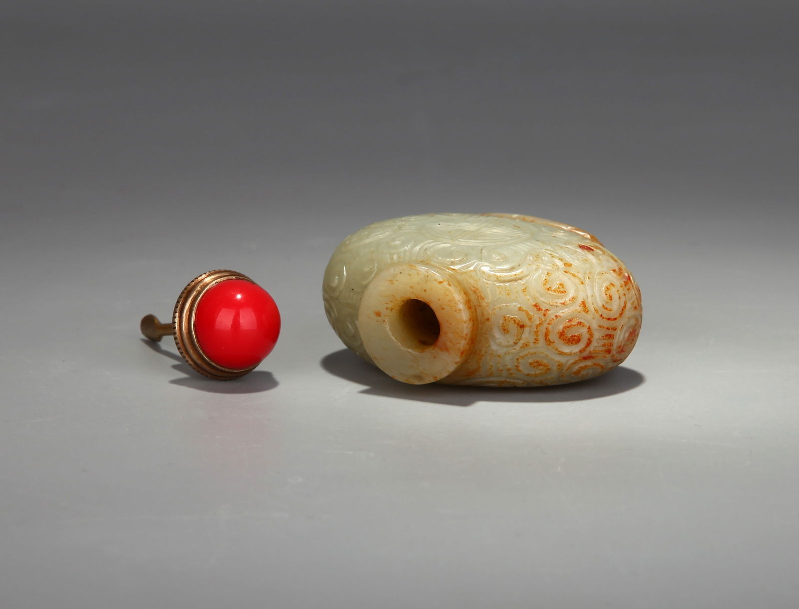 A JADE SNUFF BOTTLE - 5