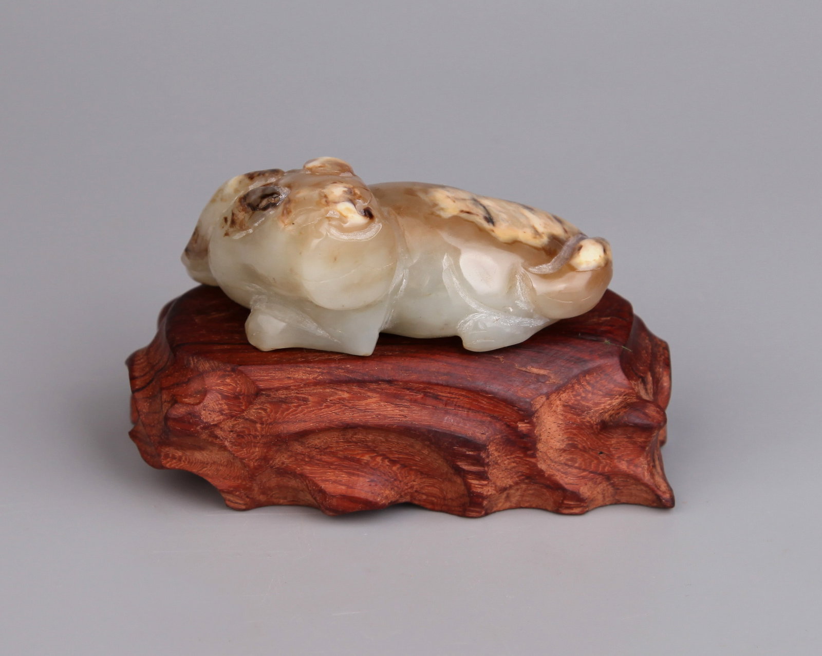 A JADE CARVING (1 of 6)