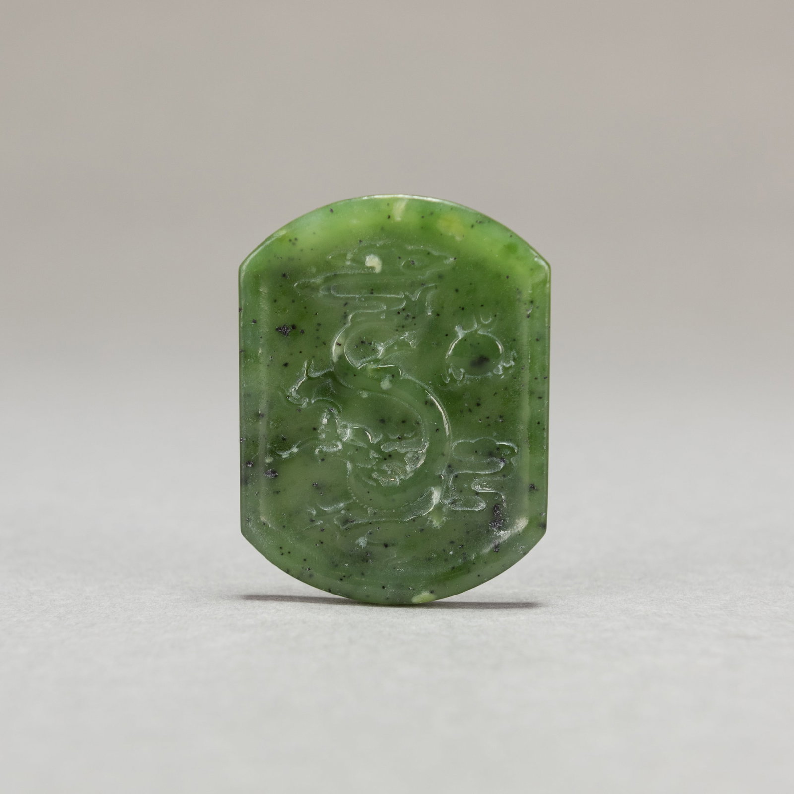 A CHINESE JADEITE ORNAMENT (1 of 4)