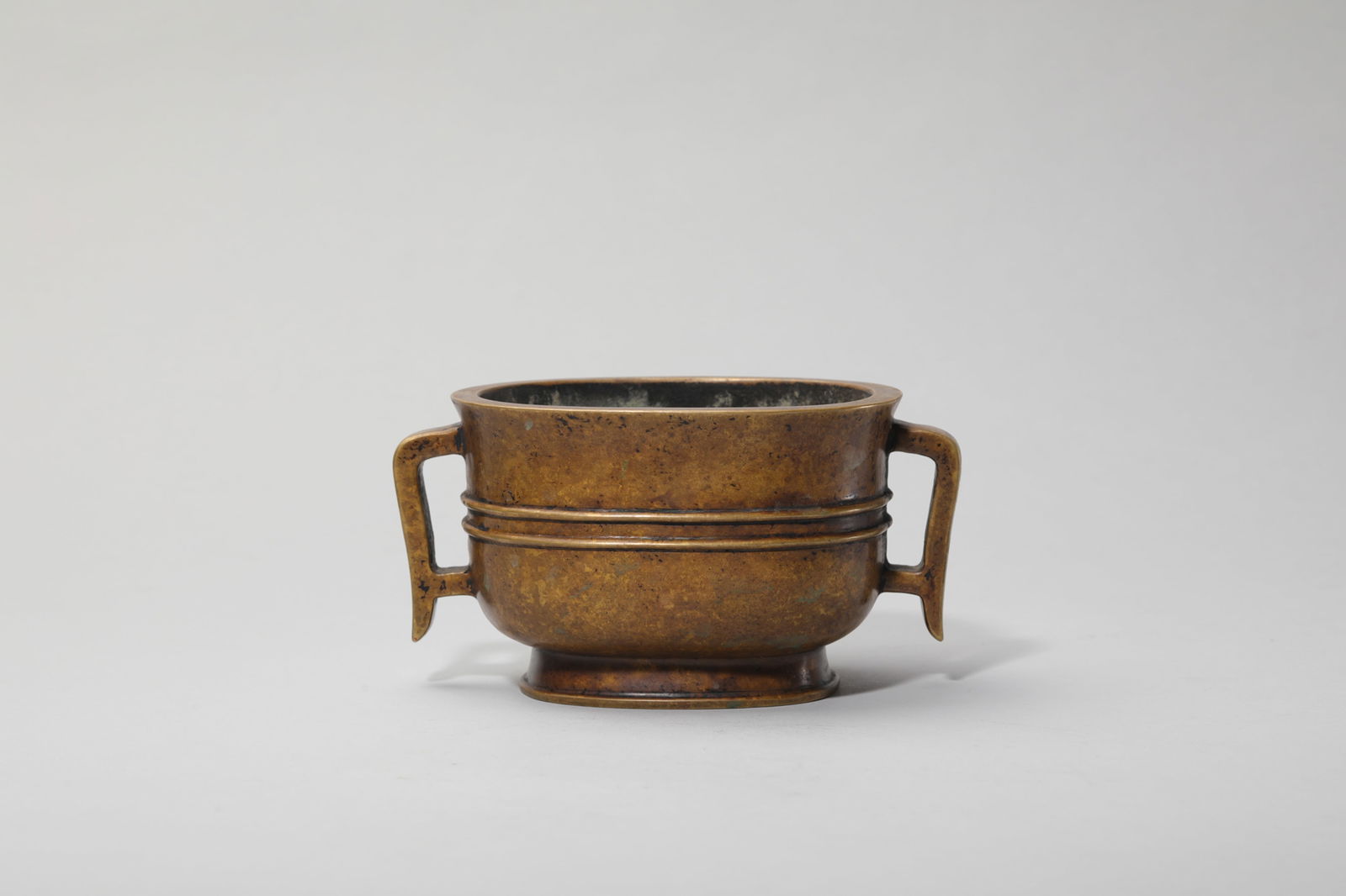 BRONZE DOUBLE-EARED INCENSE BURNER (1 of 6)